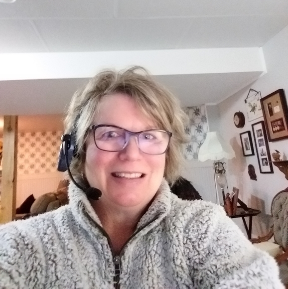 Meet your Posher, Janet🇨🇦 Posh Ambassador - Picture 2 of 2